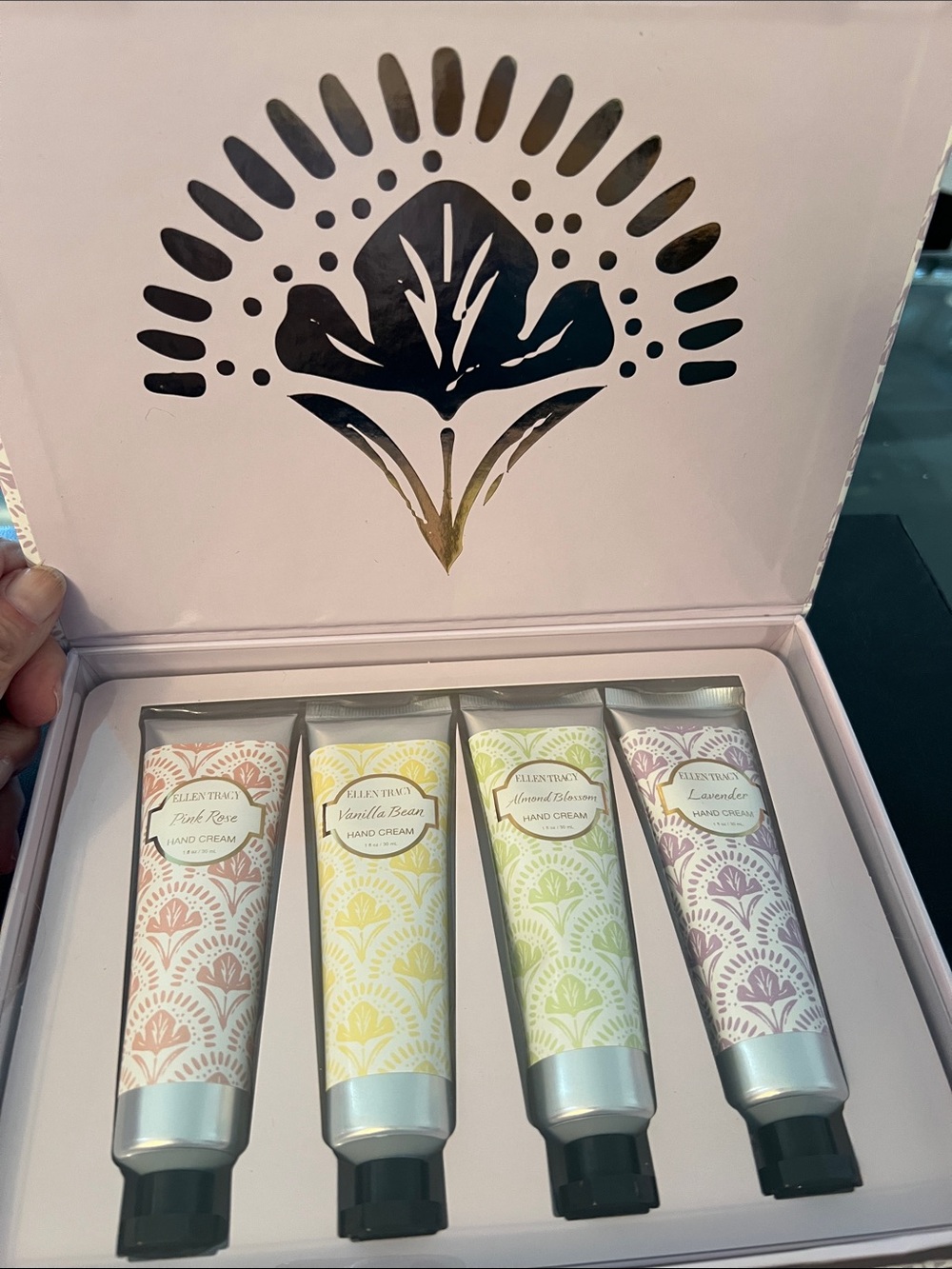 ELLEN TRACY HAND CREAM COLLECTION - Picture 2 of 8